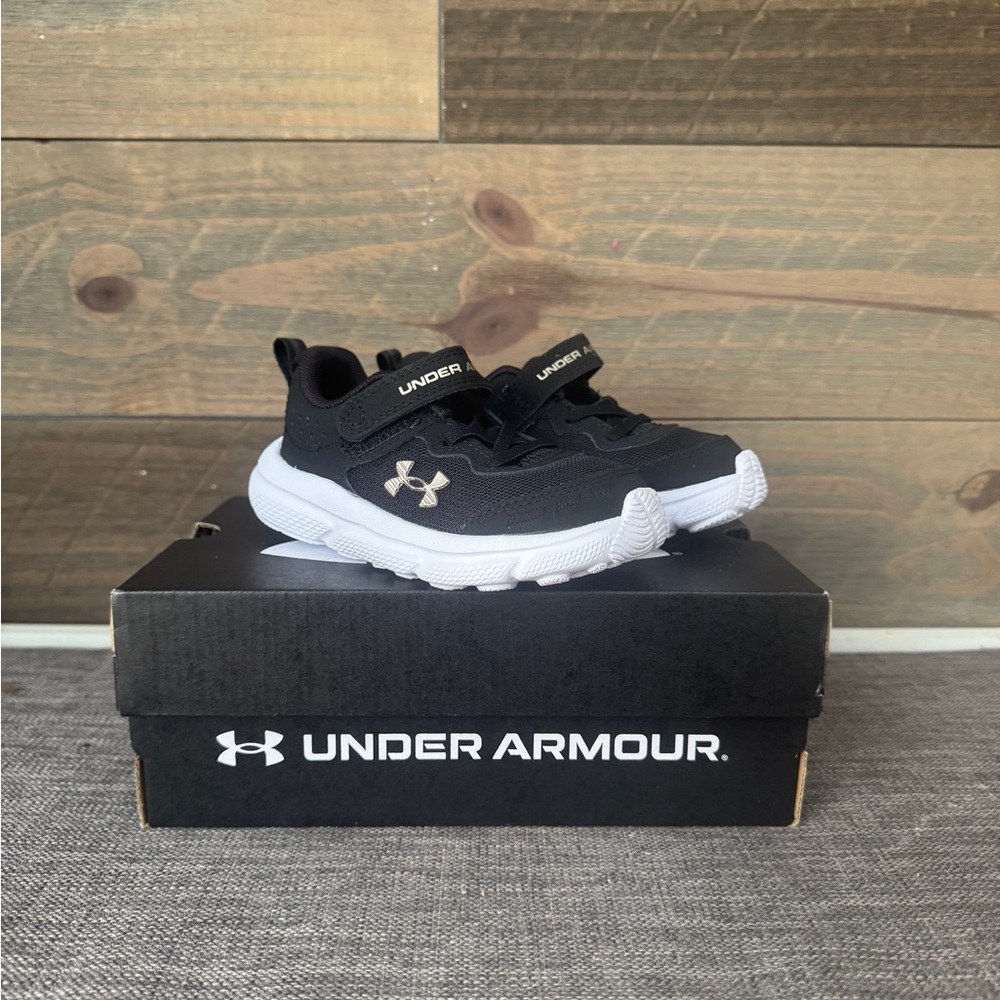 Brand New with Box Under Armour Toddler Velcro Shoes- 7k